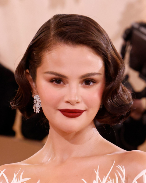 spring hair trend 2026 soft sculpted bob haircut